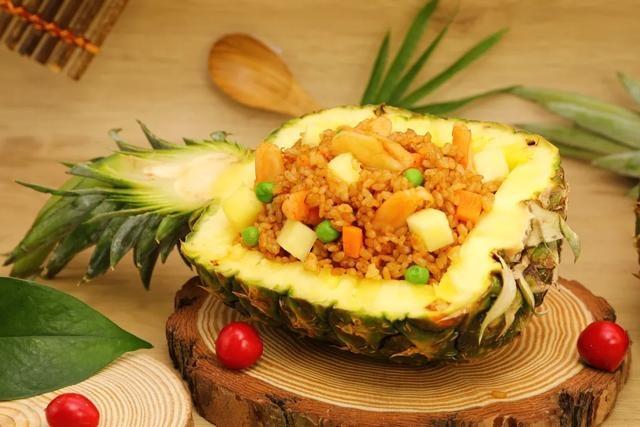 迪士尼牵手比心,上海迪士尼牵手