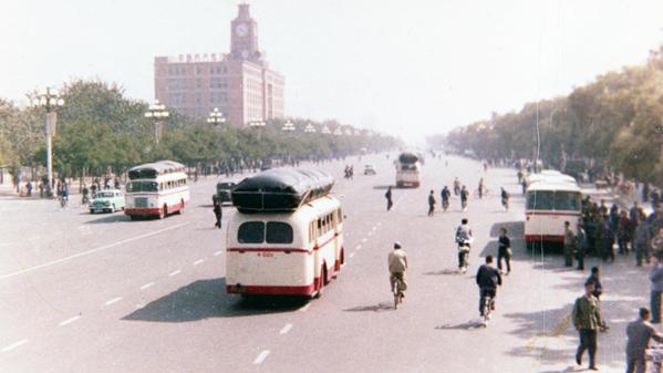 看看北京的这些老客车，我们一起对着满满的回忆思绪万千