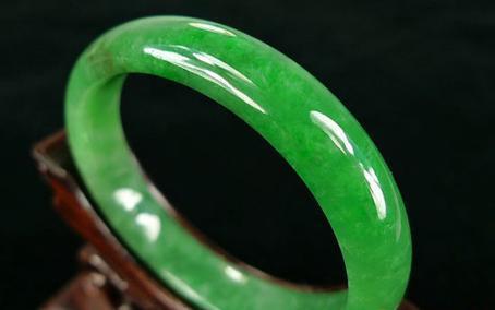 翡翠起莹与起荧光的区别,翡翠起冰起胶起钢怎么分辨