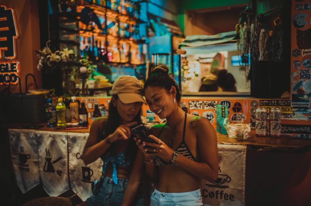 三亚后海村冲浪蹦迪,三亚后海村蹦野迪