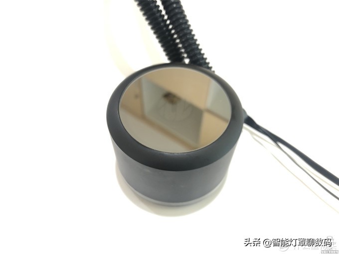 机箱直插和竖装显卡哪个温度高,机箱显卡横放竖放哪个散热好