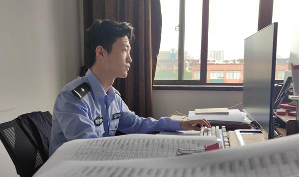 贩卖雪茄金额7万会怎么判刑,网上卖雪茄违法所得5w怎么判