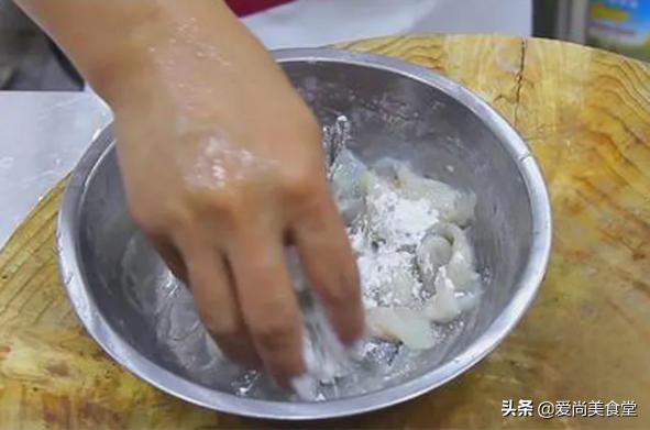 鲈鱼怎么做好吃香辣,鲈鱼怎么做菜不粘锅