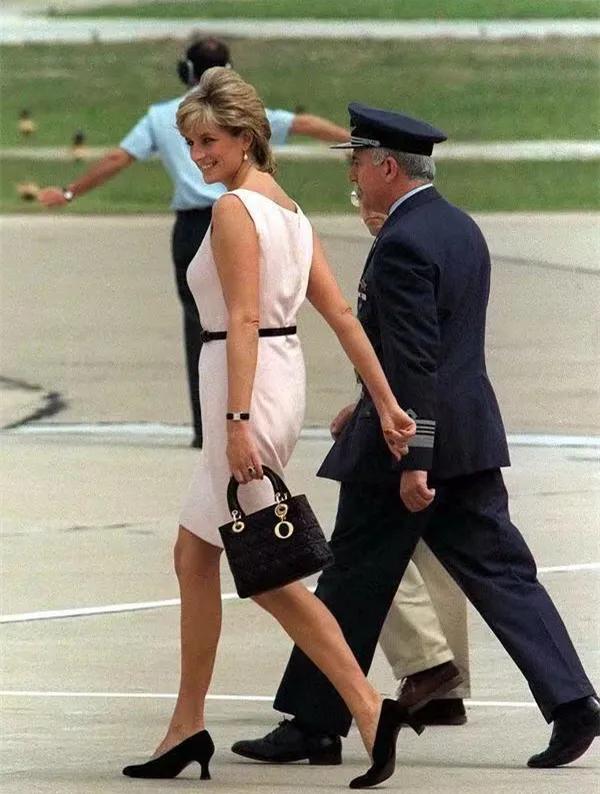 奢侈品迪奥讲解,迪奥在奢侈品界的地位