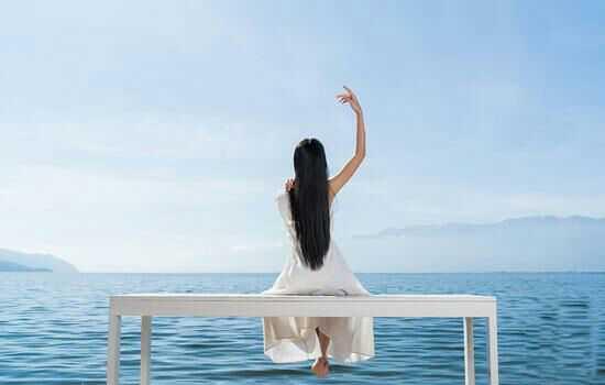 摩羯座的女生是不是很有气质,摩羯座的女生是什么样子的