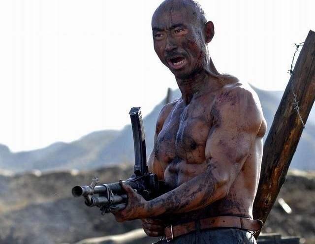 6位硬汉肌肉男明星,不温不火的肌肉男明星