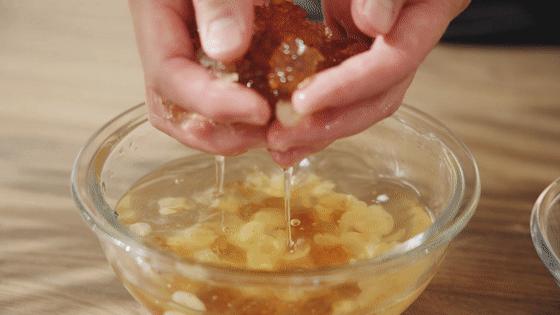 春节，宅在家里吃什么？教你做碗桃胶银耳羹，简单营养还美味