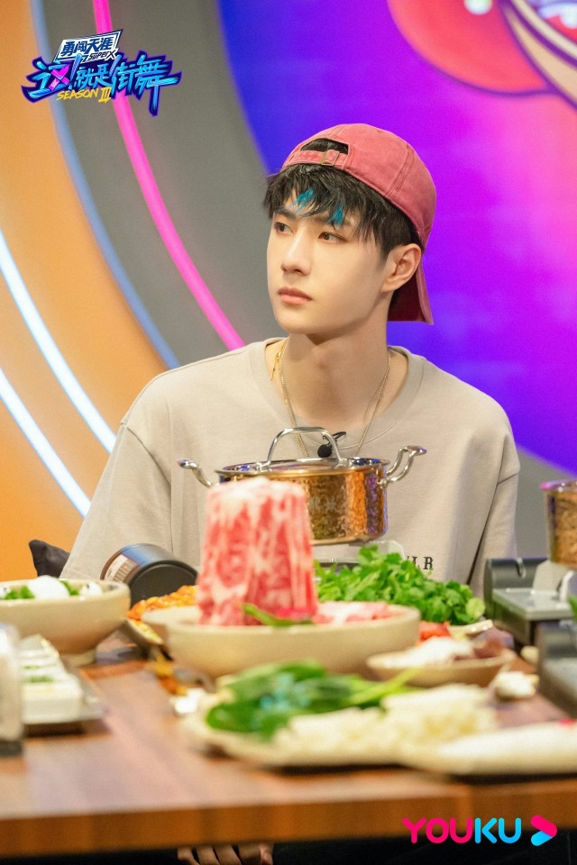 这就是街舞总导演陆伟会跳街舞吗,街舞导演陆伟资料