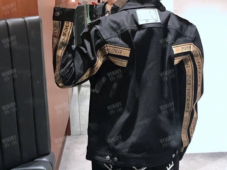 男生裸睡该不该穿短裤,晚上睡觉该不该穿文胸