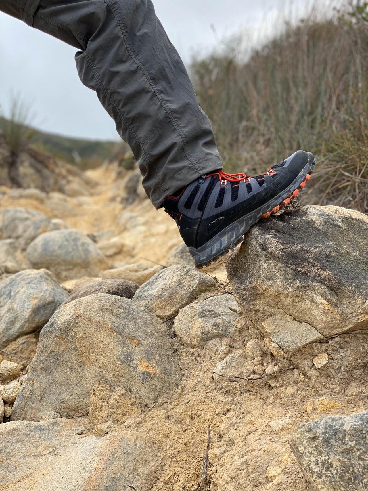 aku登山鞋属于什么档次,aku户外登山鞋