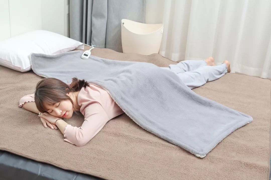老年人用电热毯好不好,老年人用电热毯有好处吗