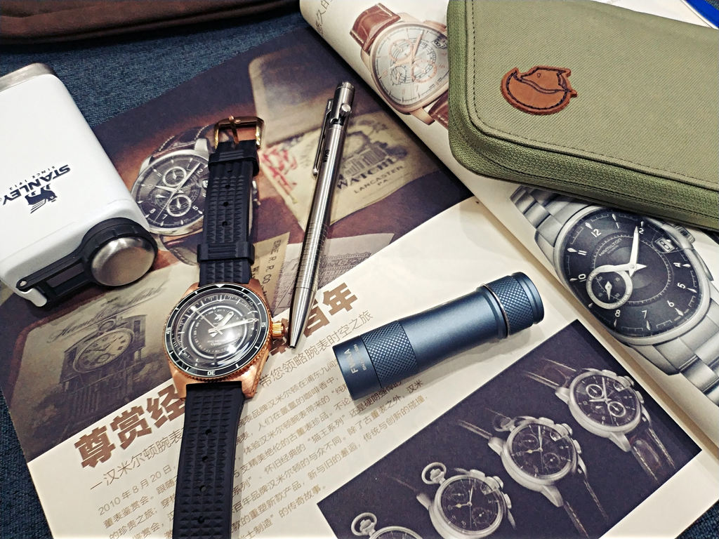 雷明兔fw4x手电,雷明兔fw4a手电筒评测