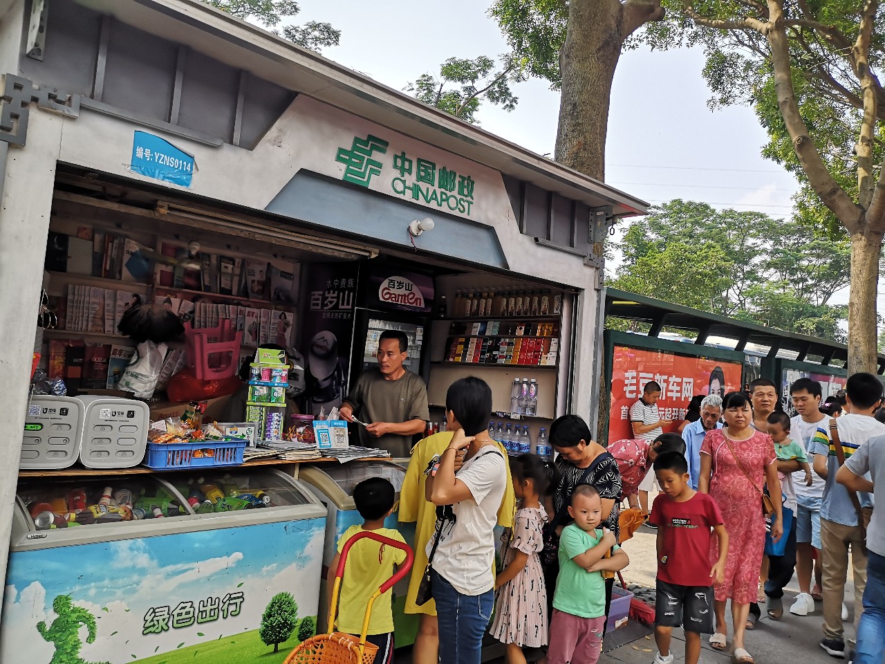 深圳西丽益田假日里人流,开业第一天人流量爆棚