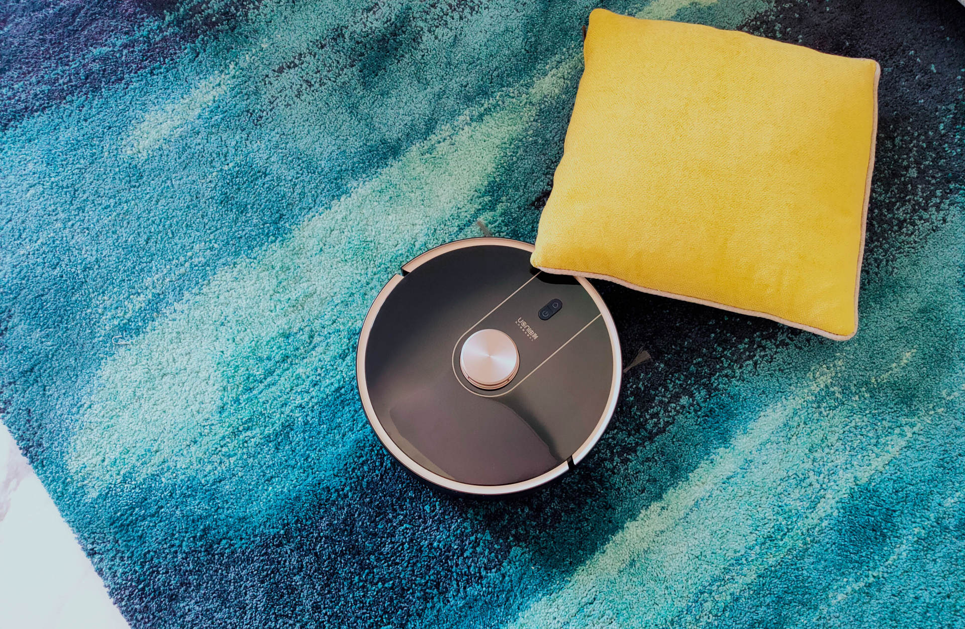 连垃圾都懒得倒，由利扫地机器人评测：垃圾自动收集，一月一次