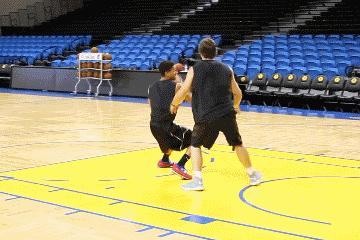 soma步在nba里算走步么,上下步和soma步是走步吗