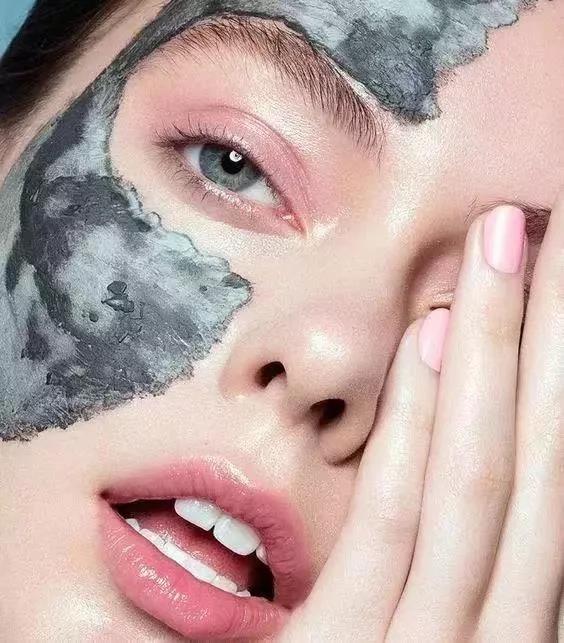 护肤品会搓泥是为什么,抹护肤品皮肤搓泥现象是什么原因