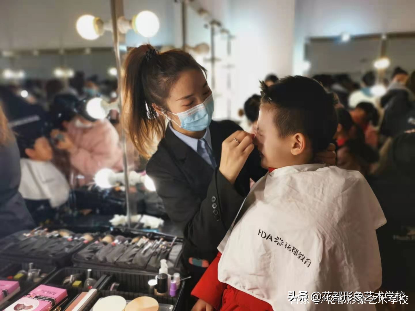 学美容纹绣美甲培训要多少钱,台州纹绣美甲化妆培训学校