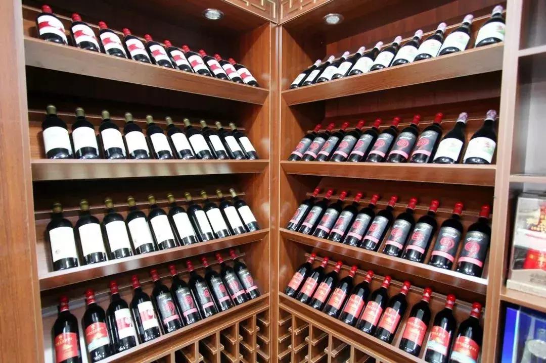 门头沟老牛栏山专卖店回来啦！3店同开！送给好喝口儿的朋友