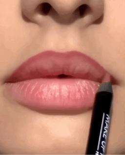 柜姐怎样化妆的,柜姐可以帮忙化妆吗