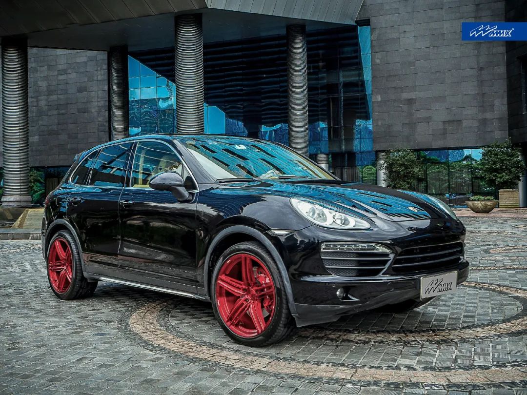 保时捷红色卡钳配20轮毂,保时捷红色配什么颜色