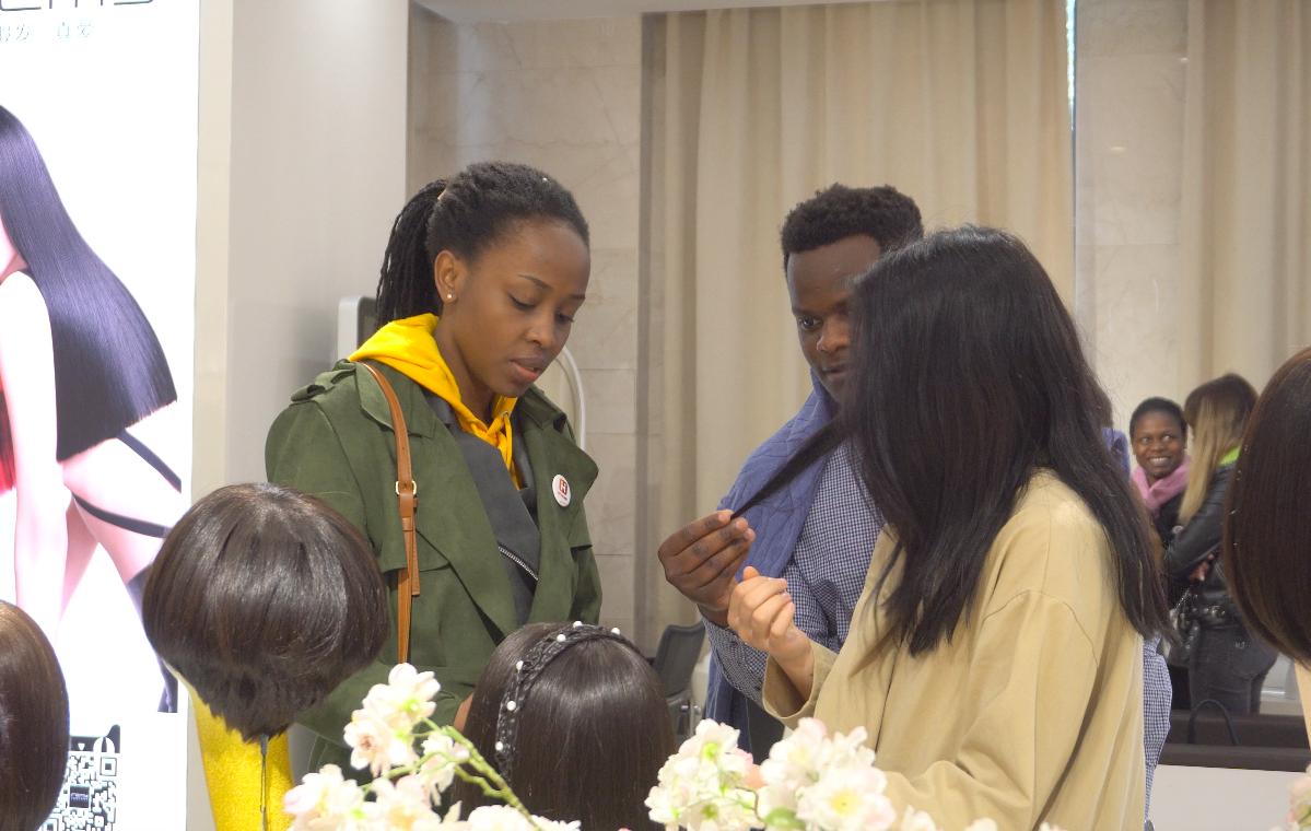 速卖通助力中国假发出海，非洲青年做代购月入3万