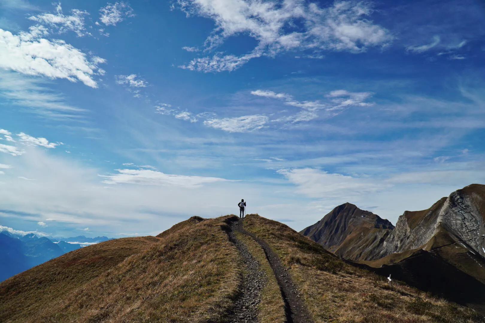 瑞士少女峰旅游详细攻略,四姑娘山徒步路线免费推荐