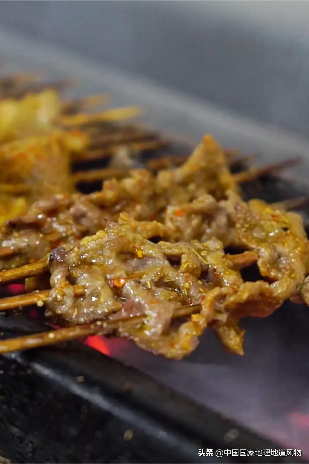 鹤岗东北烧烤,在鹤岗4个人吃一顿正宗东北烧烤