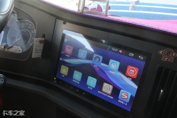 逆变器220伏300瓦变800瓦大货车专用,大功率液晶货车车载逆变器