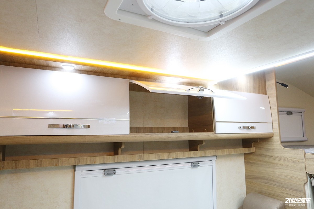 上汽跃进h300轻卡房车详解,上汽跃进h300和h500的区别