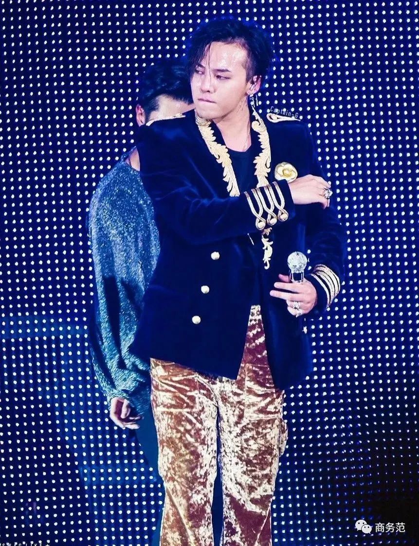 权志龙和jennie约会穿什么鞋,权志龙与jennie的穿搭