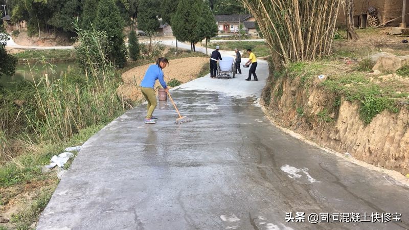 新浇筑的混凝土起砂起灰怎么办,新浇筑的混凝土地面不平怎么补救