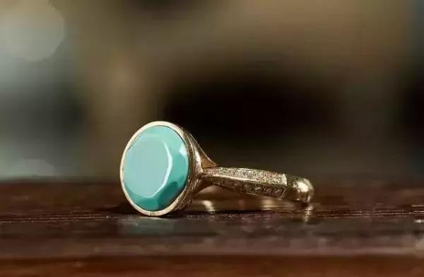 竹山浅绿色松石,竹山县的绿松是真的吗