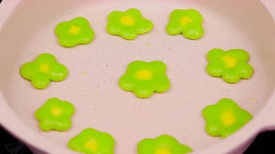 宝宝断奶后反复感冒发烧一个多月,宝宝断奶期间发烧最快的解决方法