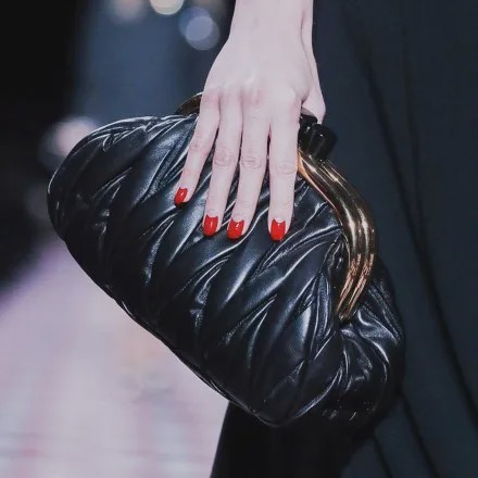 时装周看明星秀场,时装周走秀朋友圈背景