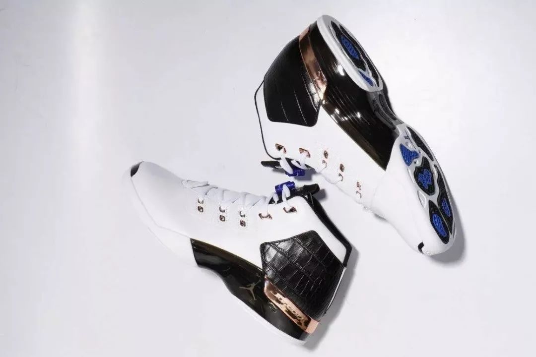 yeezy倒钩aj1,yeezy区别