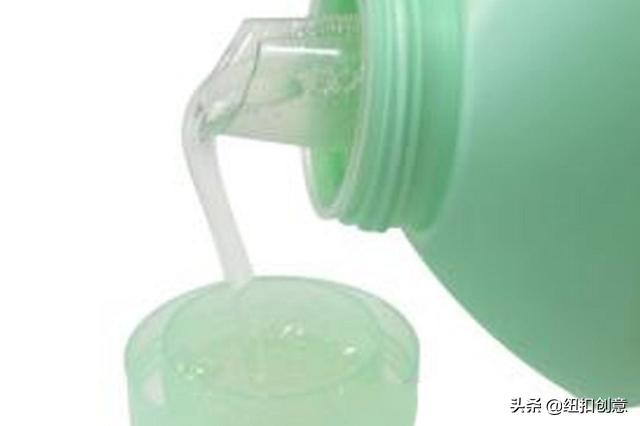 衣服染色咋办教你一招轻松解决,我的白衣服被红衣服染色了怎么洗