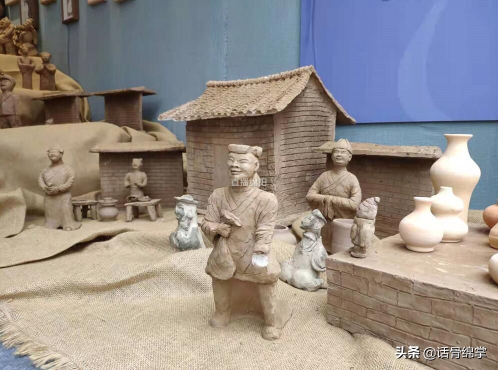 学习之外这里的孩子足球、书法、唱歌、跳舞……样样行