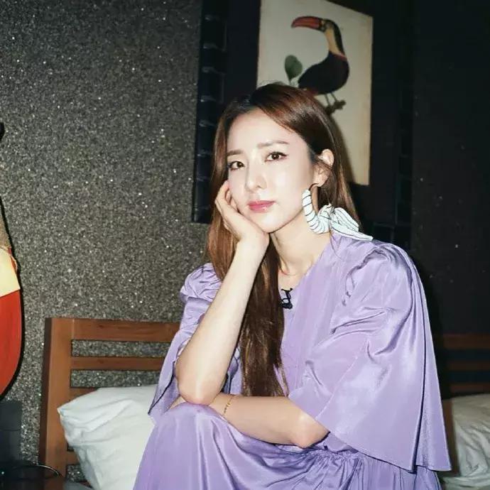 李宇春王俊凯视频,吴青峰李宇春同款