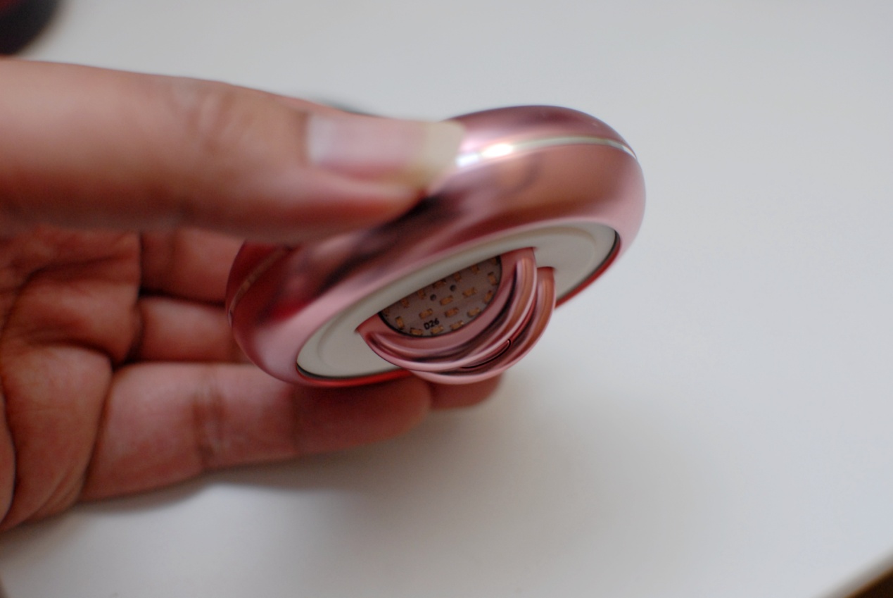 28倍冷光嫩肤，轻松抚走鱼尾纹：小米有品小光仙眼纹抚纹仪