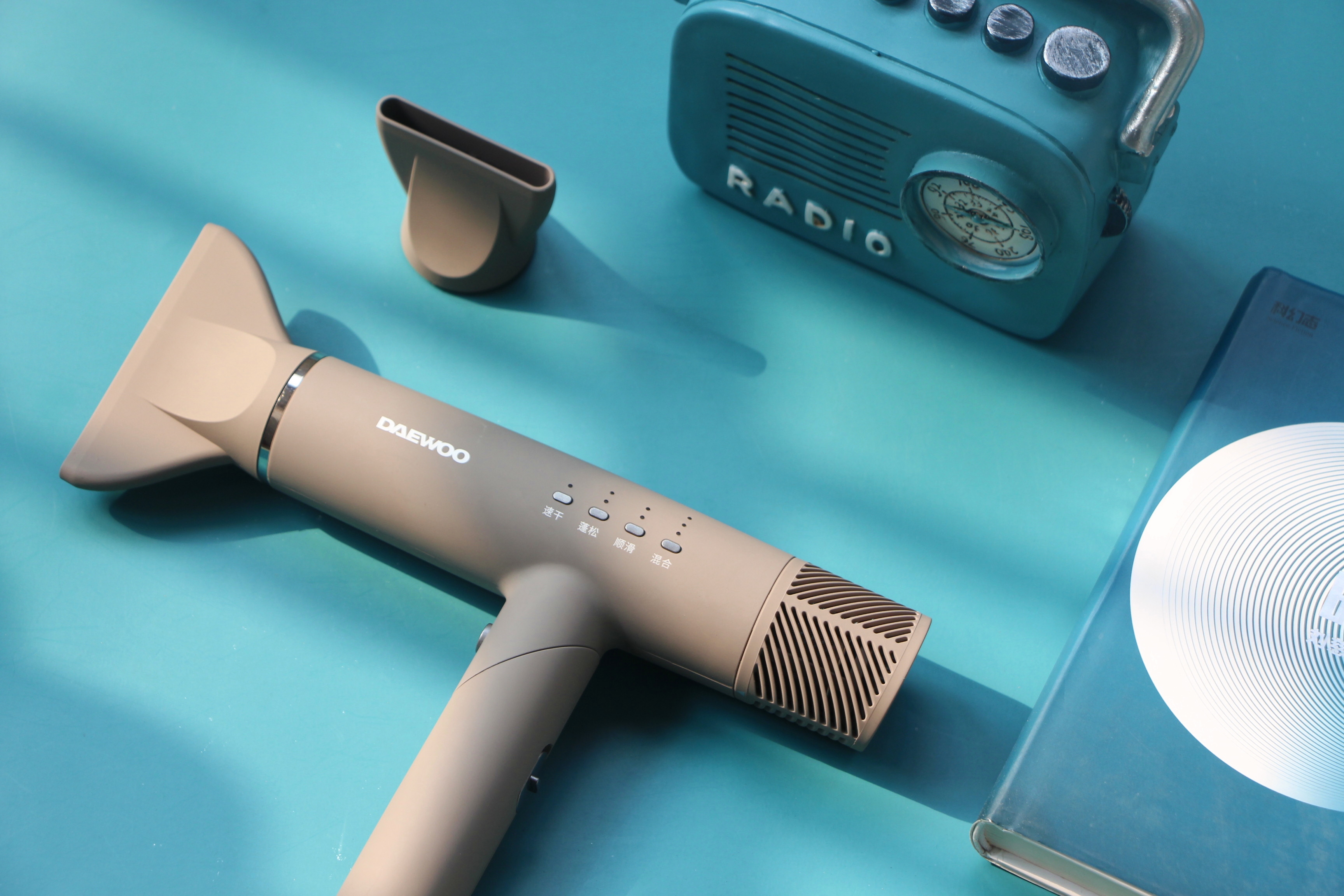 百变实用发型,百变造型吹风机