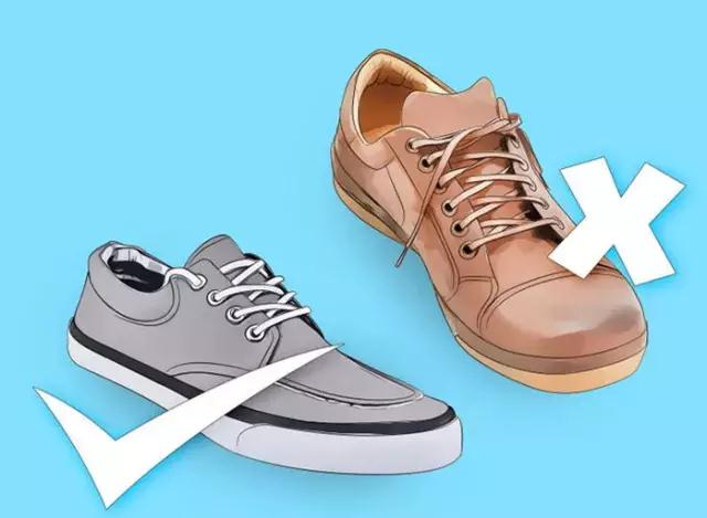 鞋子雨天怎么防水最好,鞋子进水了要重新洗下吗防止上霉