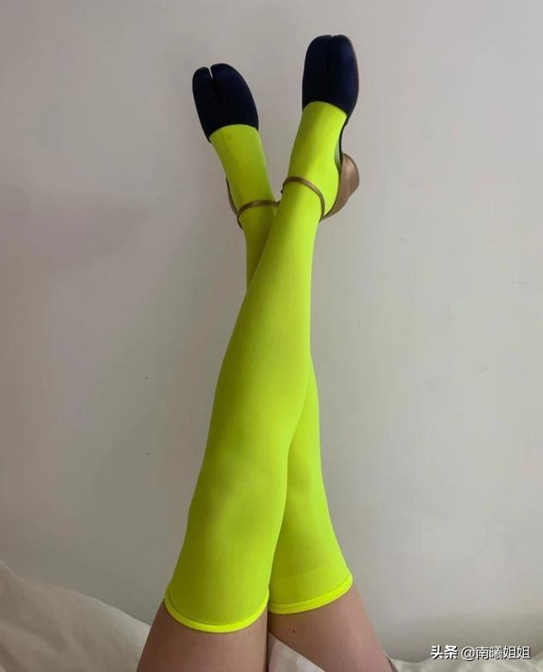 缩口裤怎么搭配高级,宽松裤怎么搭配才好看