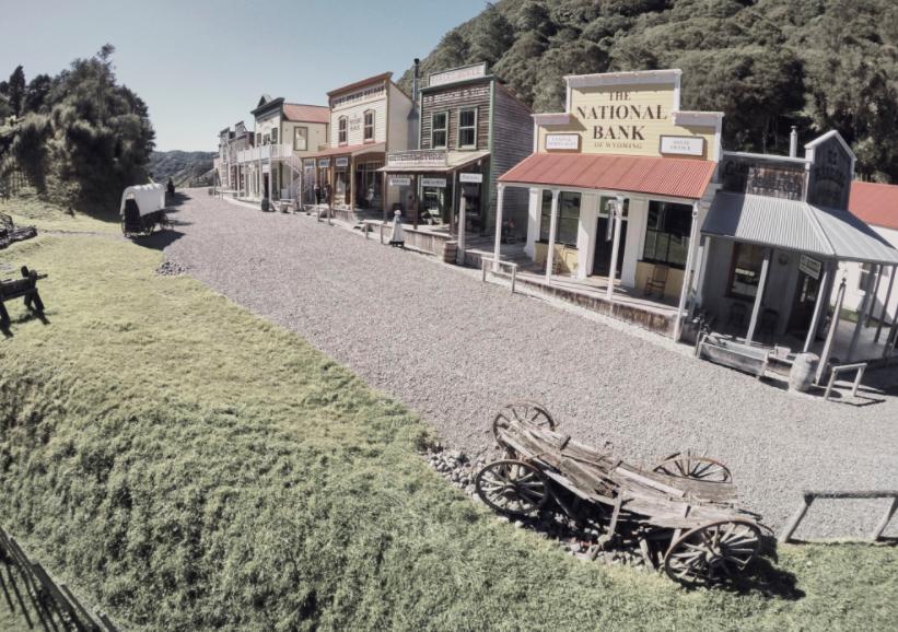 新西兰一小镇挂牌出售,364万平仅售5300万,租下来一天仅3.5万