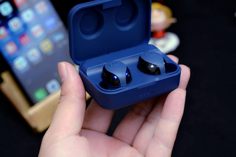 一个Zippo的大小，MEEX10无线蓝牙耳机开箱体验