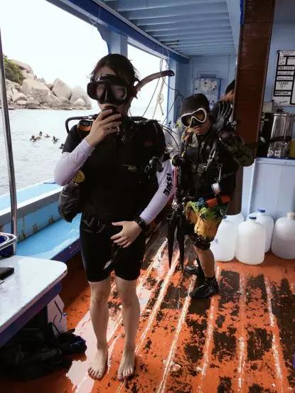 假期撒手没的戏精同事们，竟然在我挤春运的时候吹海风？？（下）