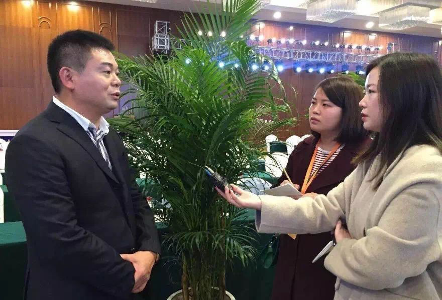 今天,索贝数码县级融媒体中心重点实验基地落户成华!