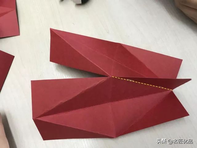 猪年手工制作纸灯笼,大红灯笼手工制作简约过年