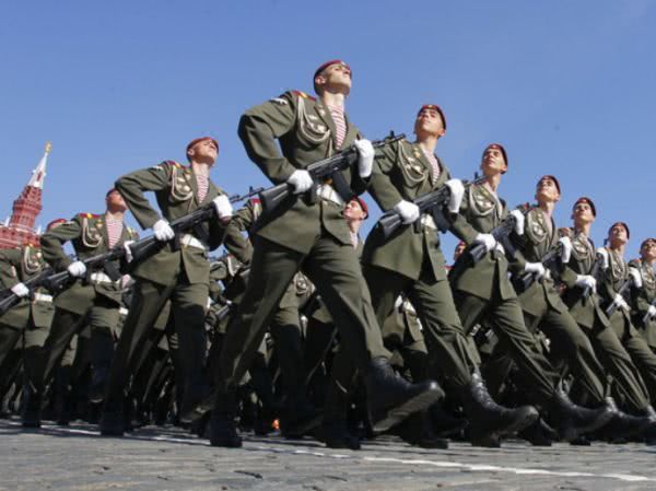 俄罗斯旅游设施近期将逐步“解禁”,胜利日庆典、修宪公投或下月同日举行