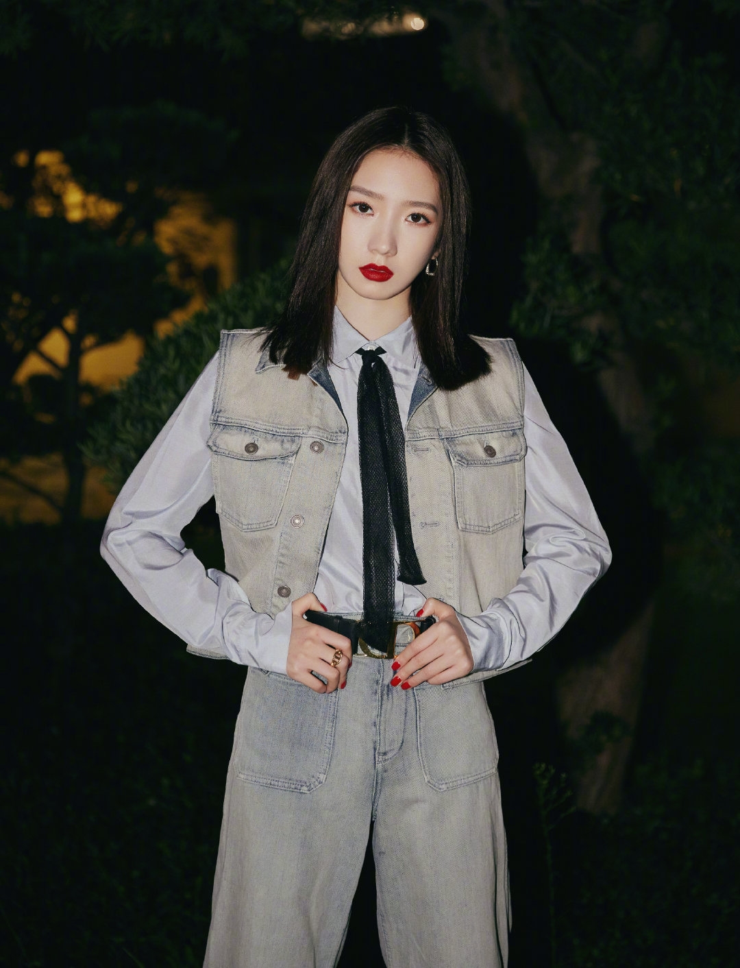 利用牛仔风格打造时髦气质,简约时尚休闲牛仔搭配