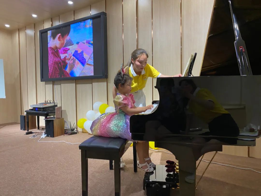 让孩子学钢琴还是吉他,让孩子学钢琴不考级